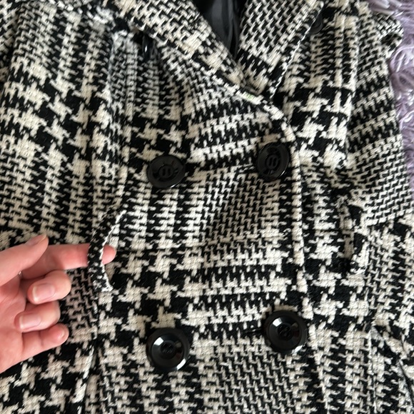 Wool trench coat - Picture 9 of 9